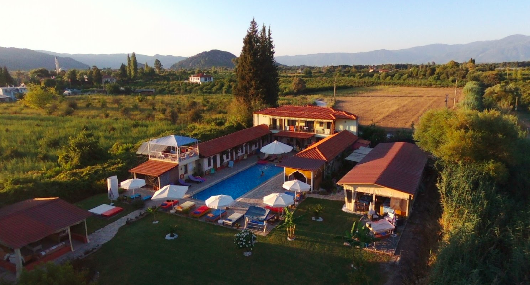 Villa-Cabrece-rear-view-at-sunset-1069×575 Villa-Cabrece-rear-view-at-sunset-1069x575